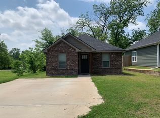 408 W Johnson St, Denison, TX 75020