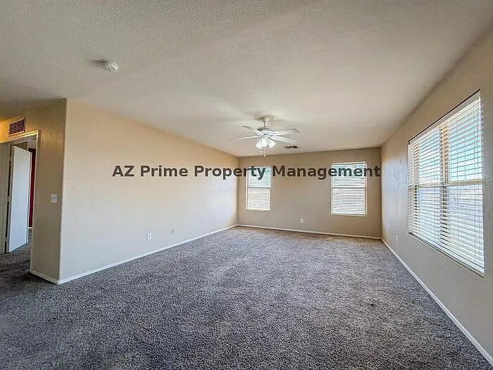583 W Racine Loop — Photo 16