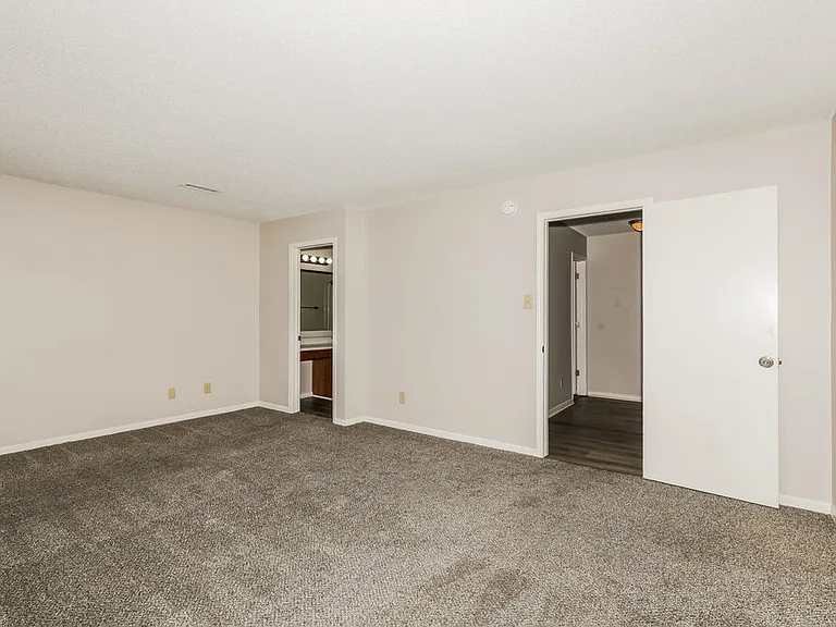 9205 Middlebury Way — Photo 9