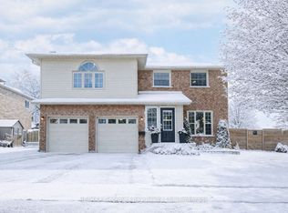 911 Watson Pl, Midland, ON L4R 5B9