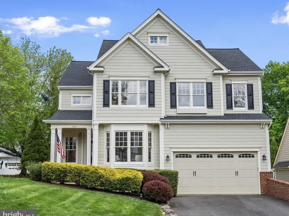 2409 N Ottawa St, Arlington, VA 22205
