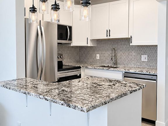 2nd image of 370 Durham #370-L