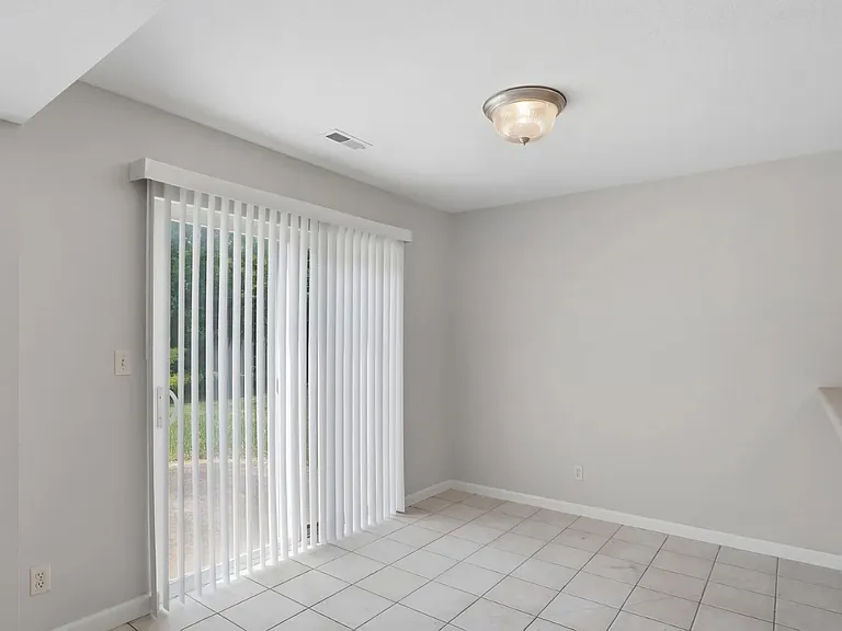 5512 Hunley Ct — Photo 10