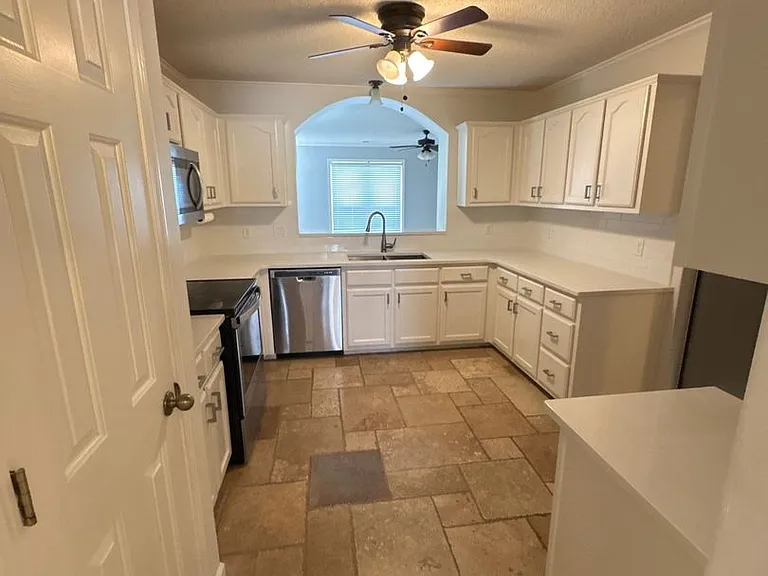 1190 Barn Swallow Ln — Photo 2