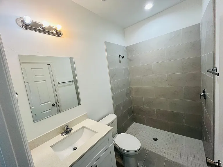 1114 Cellini St E — Photo 8
