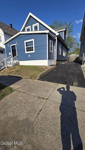2nd image of 237 Cherry Street