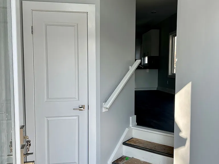 58 Griffith St #UPPER — Photo 3