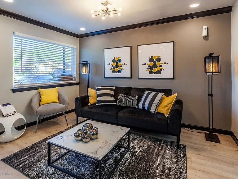 Metro @ 404 Apartments — Photo 7