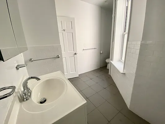 Rented by Compass | media 10