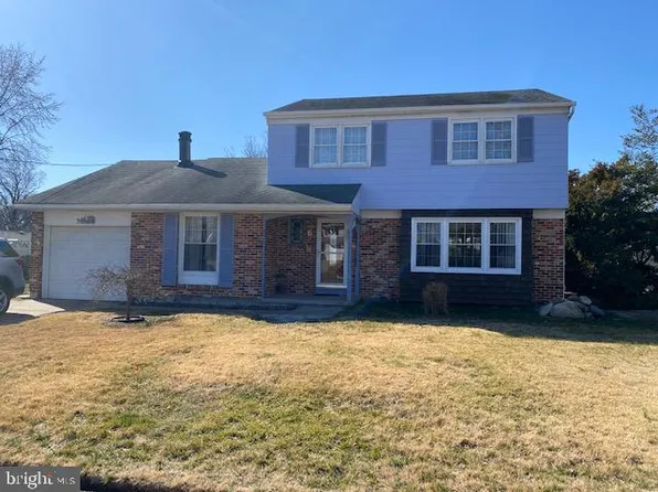 6 Oak Ct, Stratford, NJ 08084