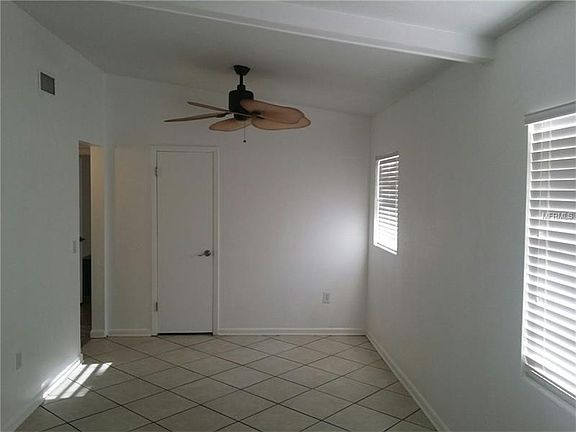 2nd image of 1167 Park Dr