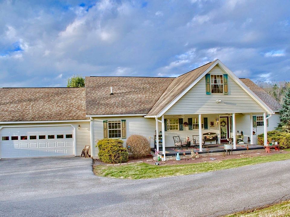 1st image of 30 Kinley Dr