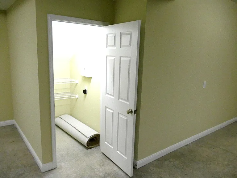 104 Mahler Ave — Photo 14