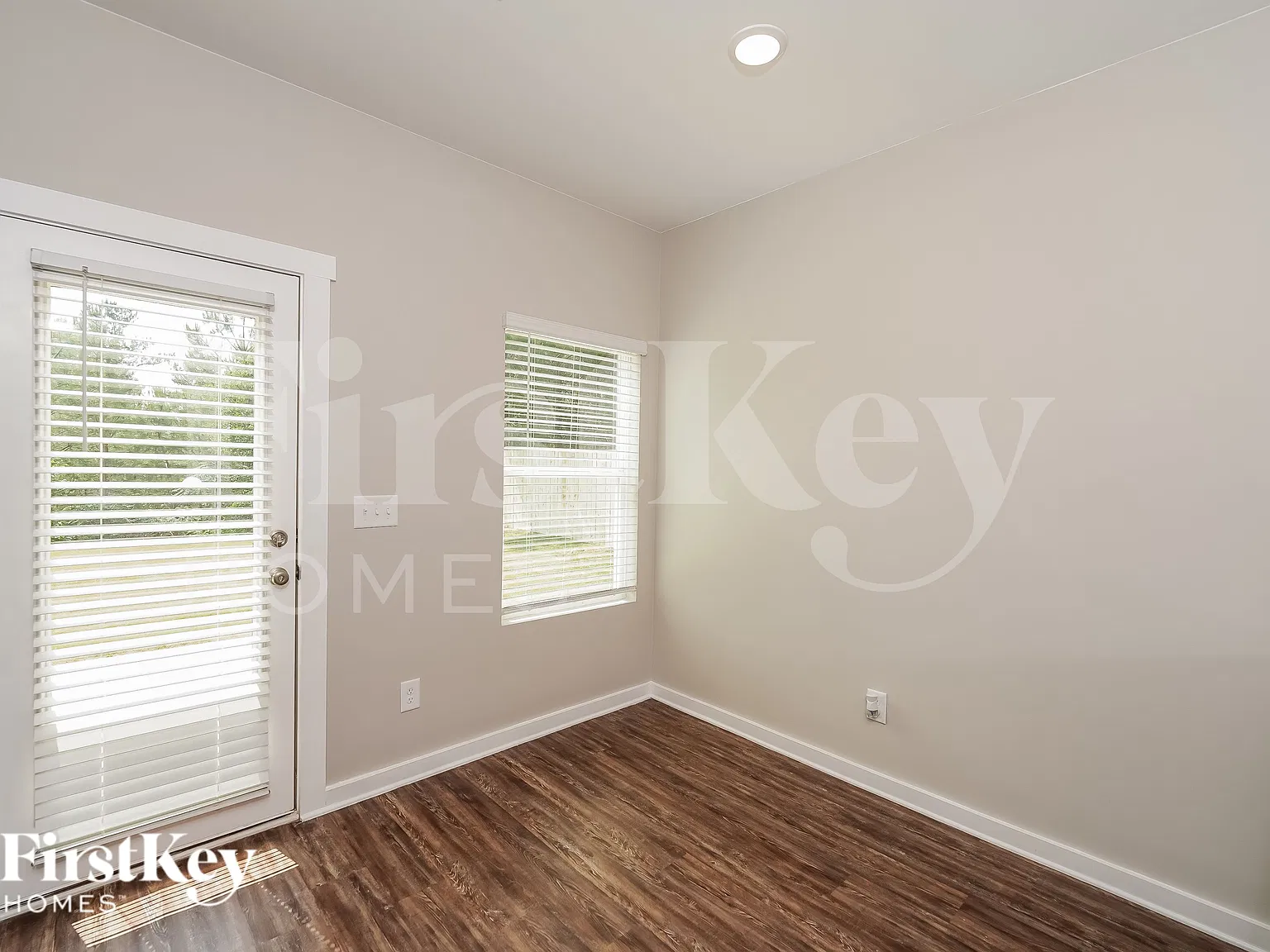 3 bed, 2.5 bath, 1442 sqft, $1,960 — Photo 3