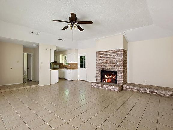 4th image of 5131 Royal Pkwy