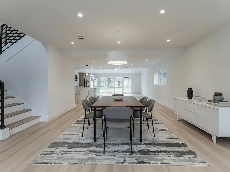 2418 Grandview Dr — Photo 5