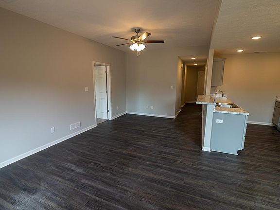 5th image of 803 Birch Ct