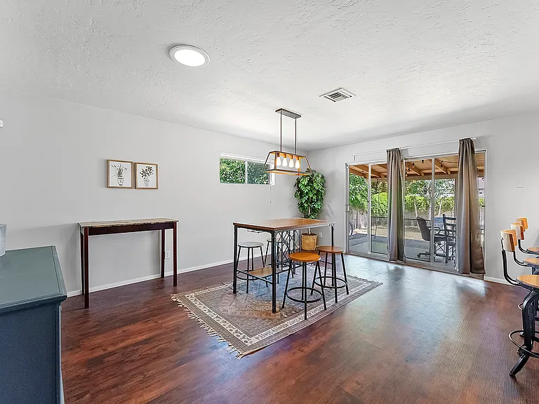 226 E Erie Dr #3 — Photo 5