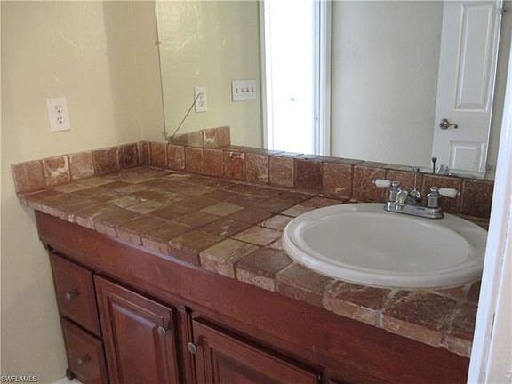 5th image of 6122 Principia Dr APT 1