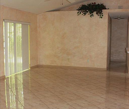 3rd image of 10741 Oak Glen Cir