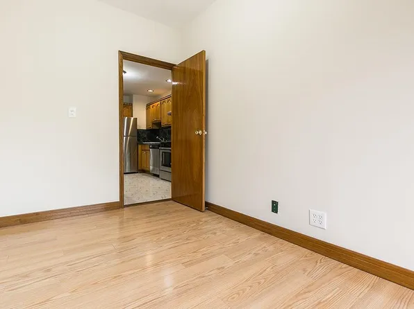 81 East 24th Street image 13 of 40