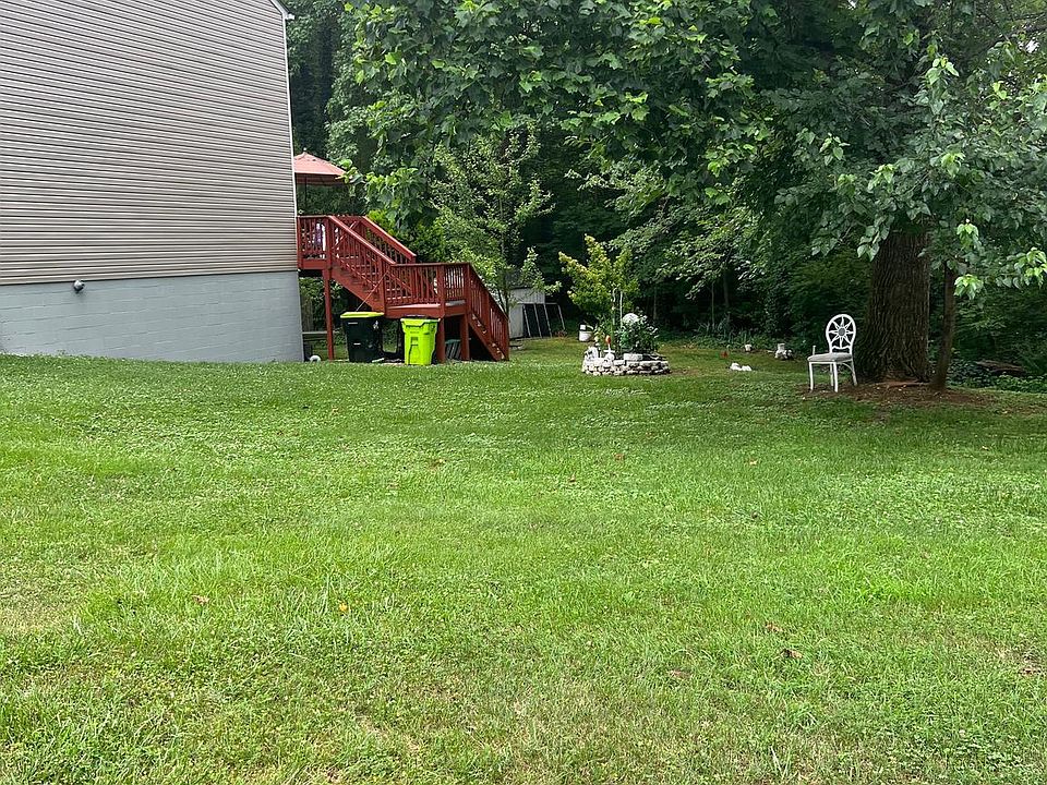 2nd image of 1200 Thomas Jefferson Pl