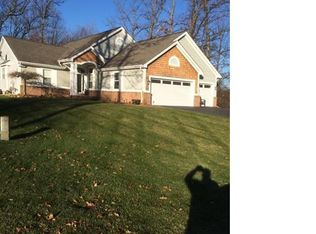 20 Acorn Ct, White Lake, MI 48386