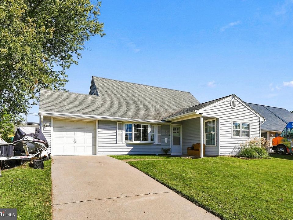 1st image of 71 New Pond Ln