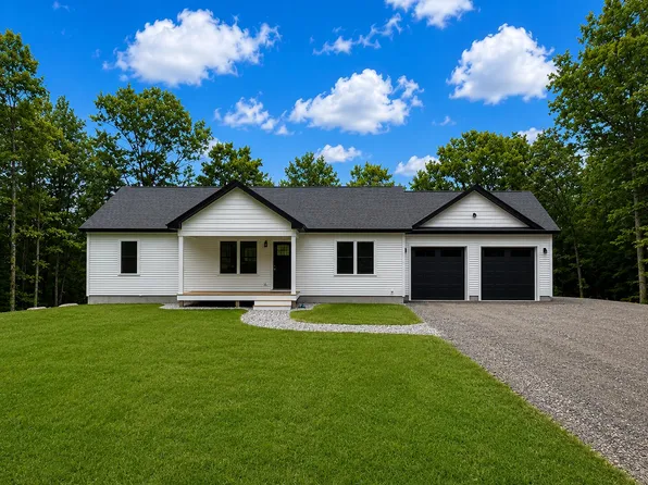 1106 Meadow Road, Casco, ME 04015