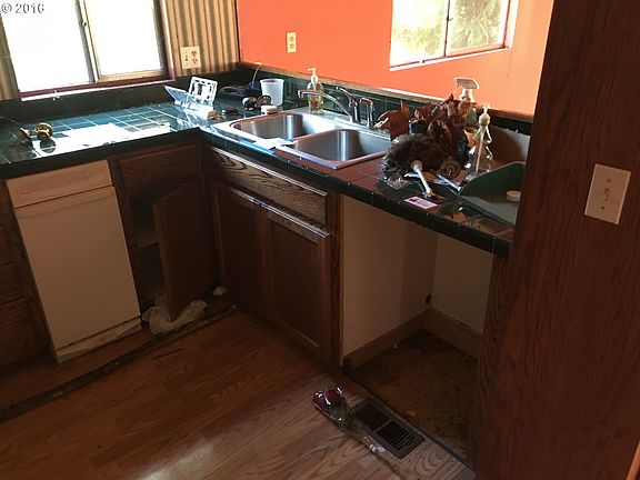 4th image of 15715 NE 399th St