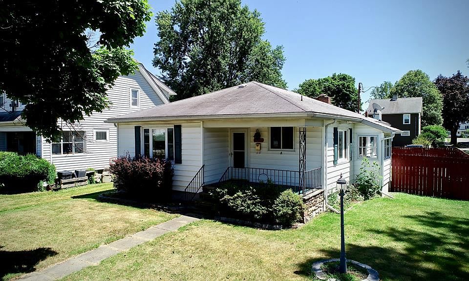 1st image of 325 Millard St