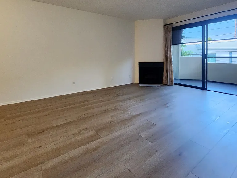 2120 S Bentley Ave #203 — Photo 21