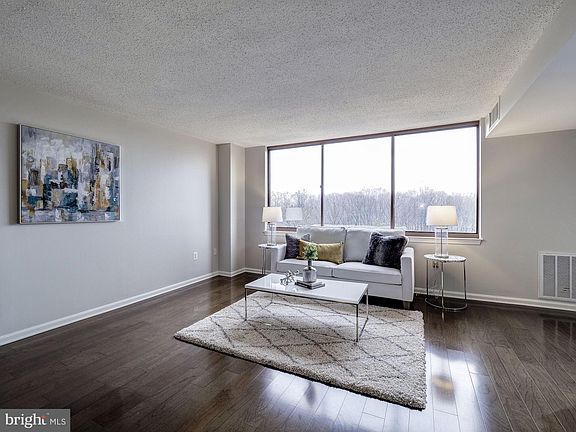 4th image of 10101 Grosvenor Pl APT 1204