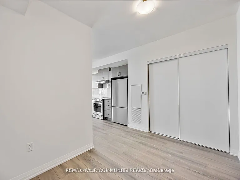 8960 Jane St #429 — Photo 9
