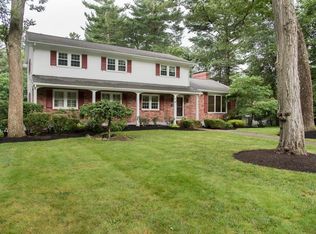 8 Cortland Ln, Lynnfield, MA 01940