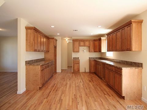 3rd image of 10 Sycamore Dr