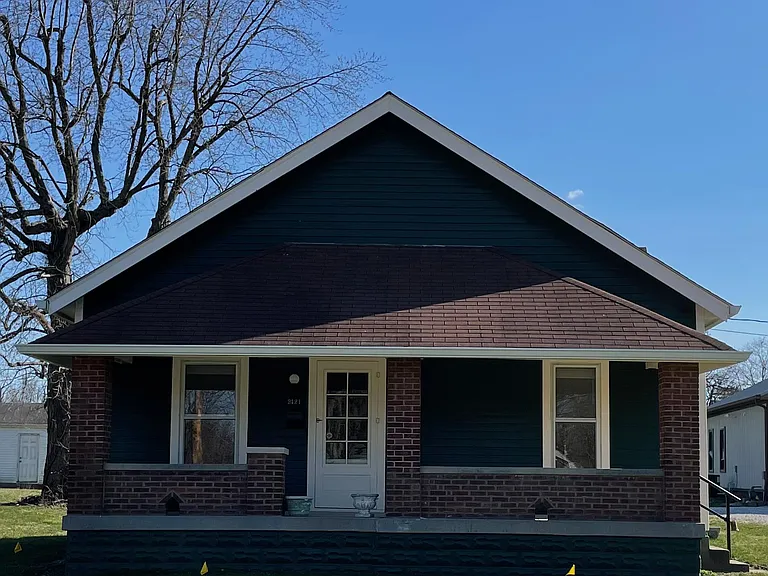 2421 E Thompson Rd — Photo 1