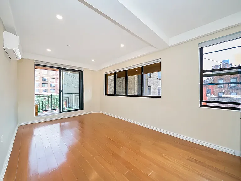 402 W 50th St #4R — Photo 2