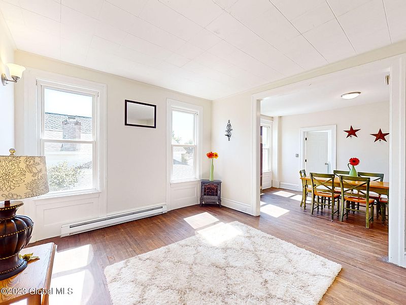 3rd image of 575 5th Avenue