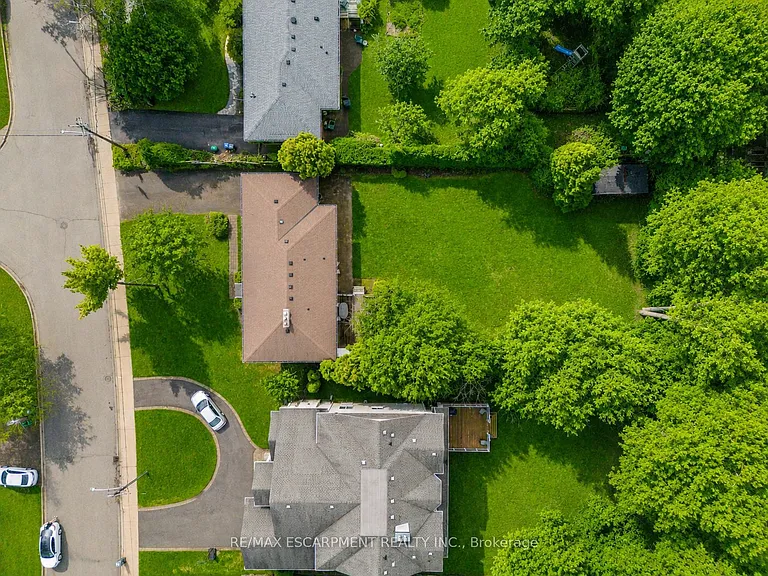 1546 Lorne Wood Rd — Photo 4