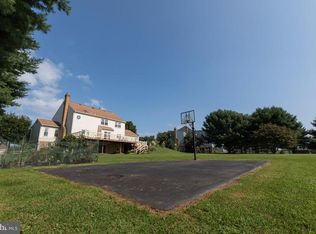 5716 Stanbrook Ln, Gaithersburg, MD 20882
