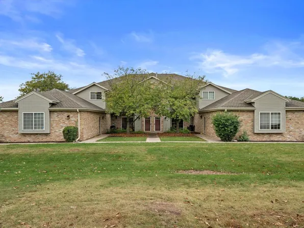 210 West Oak Leaf DRIVE #6, Oak Creek, WI 53154