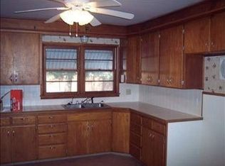 1723 SW Medford Ave, Topeka, KS 66604