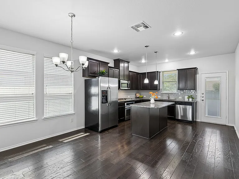 10212 Bennet Dr — Photo 8