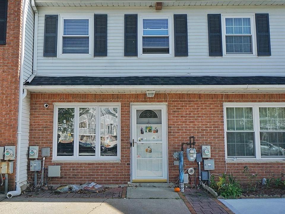 1st image of 130 Corona Ave