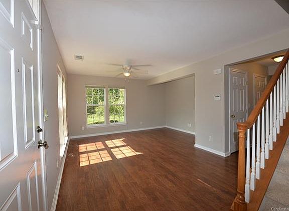2nd image of 9554 Blossom Hill Dr