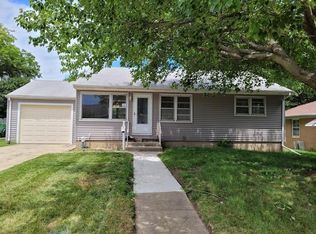 111 Acadia St, Waterloo, IA 50702