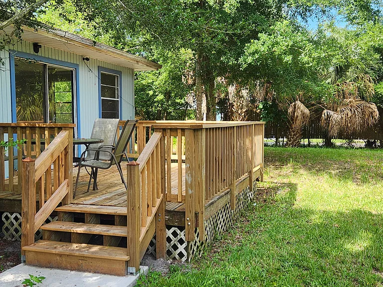 Great back deck for entertaining.