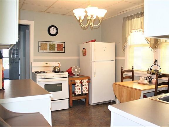4th image of 51 Como Ave