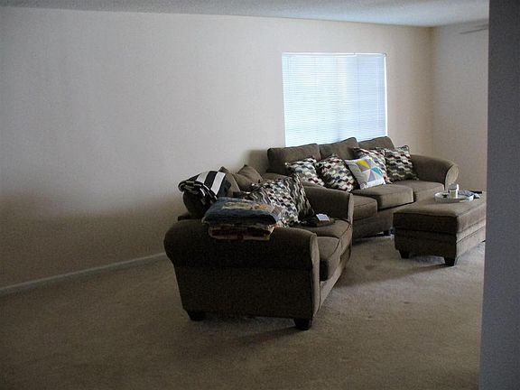 3rd image of 1981 Locarno Dr